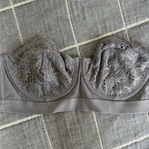 Elegant Gray/Blue Lace Strapless Bra